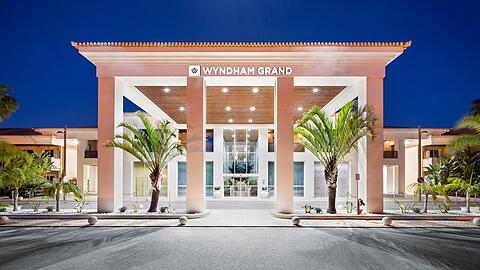 In diesem Luxus-Tempel nächtigen die Bayern-Stars während des Kurztrainingslagers in Faro.