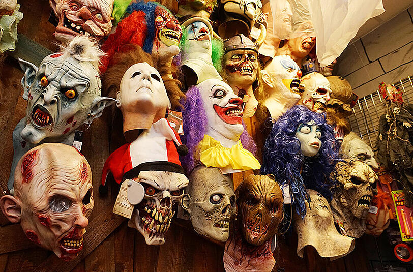 Der Halloween Gore Store bietet alles, was das Herz eines Horror-Fans begehrt.