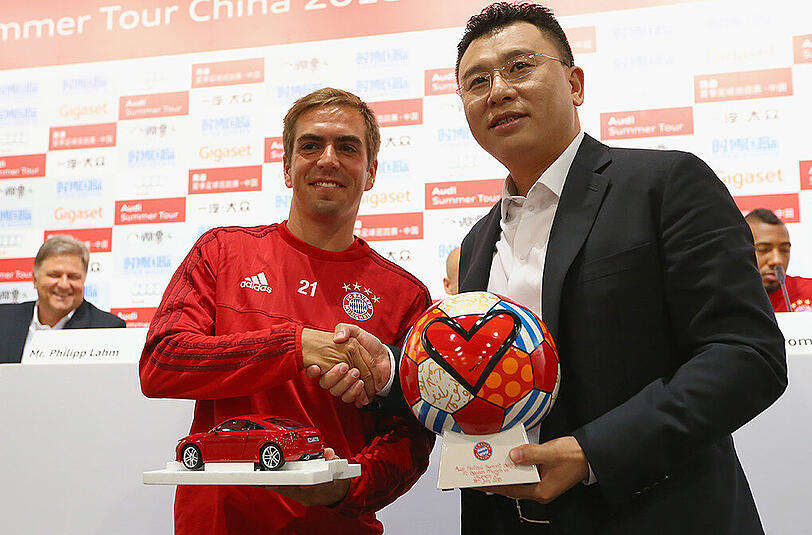 Bei Pressekonferenz und anschließendem Training setzte sich die Euphorie um den FC Bayern im Reich der Mitte fort. Die Bilder.