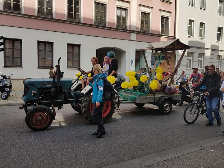 Motto: ausspekuliert! Am Samstag kamen um die 10.000 Menschen zur großen Demo gegen Spekulanten, Mietwahnsinn und für mehr Mieterschutz nach München.