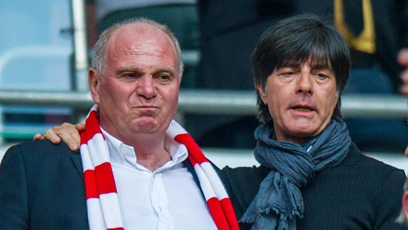 Der frühere Präsident des FC Bayern München, Uli Hoeneß (l.) und Bundestrainer Joachim Löw.