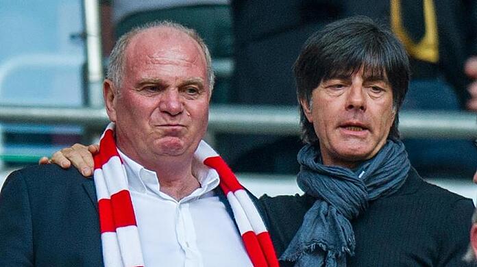 Der frühere Präsident des FC Bayern München, Uli Hoeneß (li.) und Bundestrainer Joachim Löw.