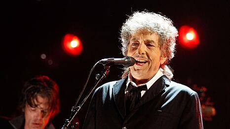 Bob Dylan - hier bei einem Auftritt 2012 - ist einer der gr&ouml;&szlig;ten Songwriter der Musikgeschichte.