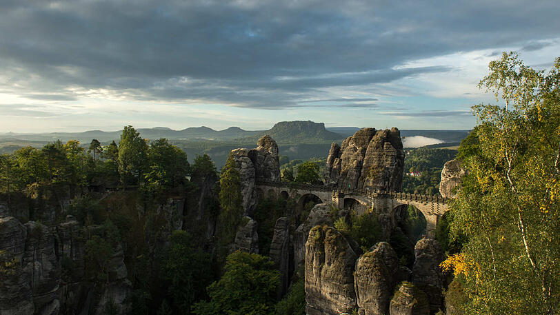 Die Basteibrücke im Nationalpark Sächsische Schweiz.
