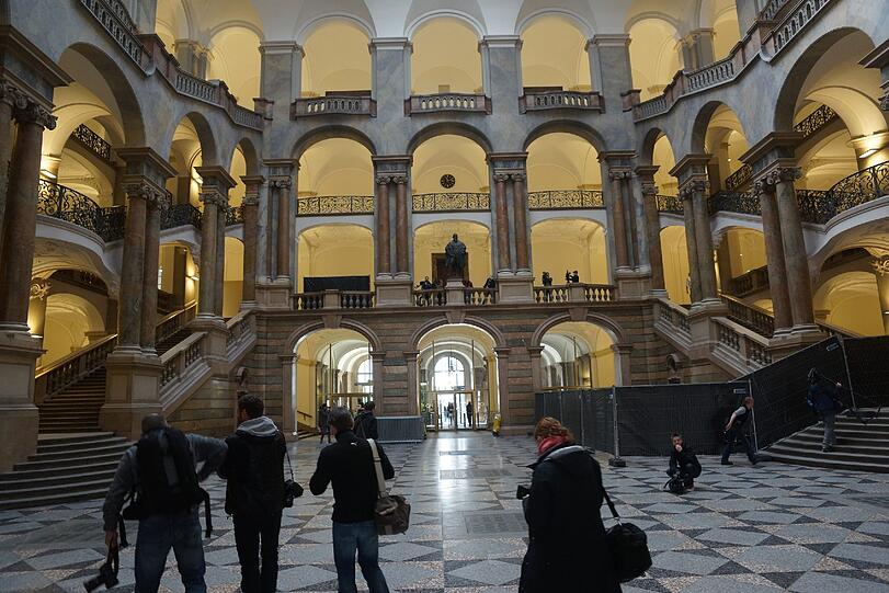 Bilder aus dem Justizpalast und dem Gerichtssaal, in dem der Steuer-Prozess um Uli Hoeneß stattfindet.