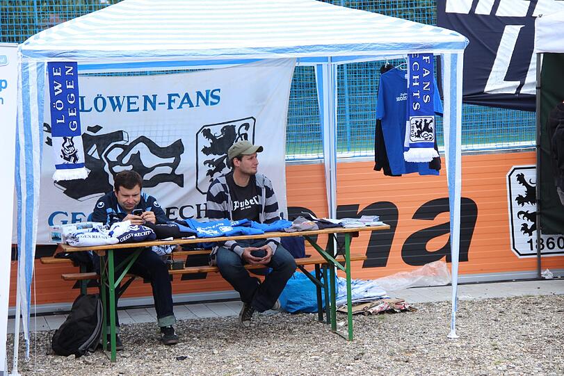 Weitere Bilder vom Löwen-Fanfest am Trainingsgelände an der Grünwalder Straße.