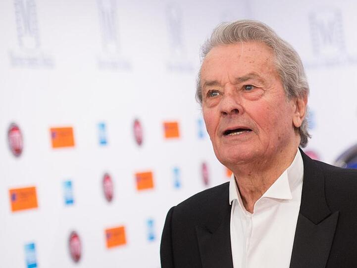 Der französische Schauspieler Alain Delon Ende 2015 bei einem Auftritt in Hamburg.
