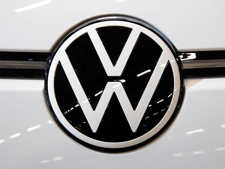 Volkswagen stellt in Wolfsburg die jüngste Version des Golf vor.