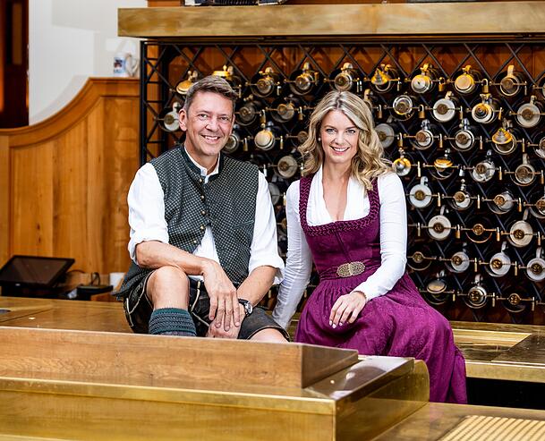 Trafen erstmals Anfang 2021 im Donisl aufeinander: Mittlerweile arbeiten Peter Reichert und Franziska Kohlpaintner auch gemeinsam. Trafen erstmals Anfang 2021 im Donisl aufeinander: Mittlerweile arbeiten Peter Reichert und Franziska Kohlpaintner auch gemeinsam.