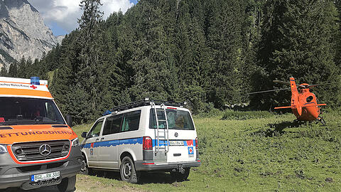 Die Retter kamen für den 56-Jährigen zu spät, er verstarb noch vor Ort.