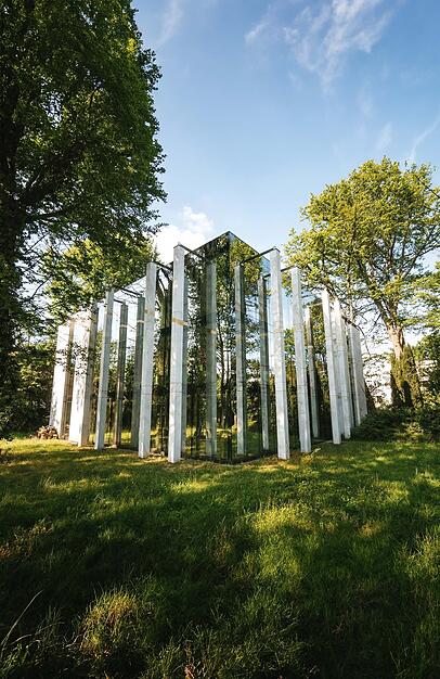 Modern und m&auml;rchenhaft unheimlich: Die Villa Blofeld alias Rinecker-Villa.