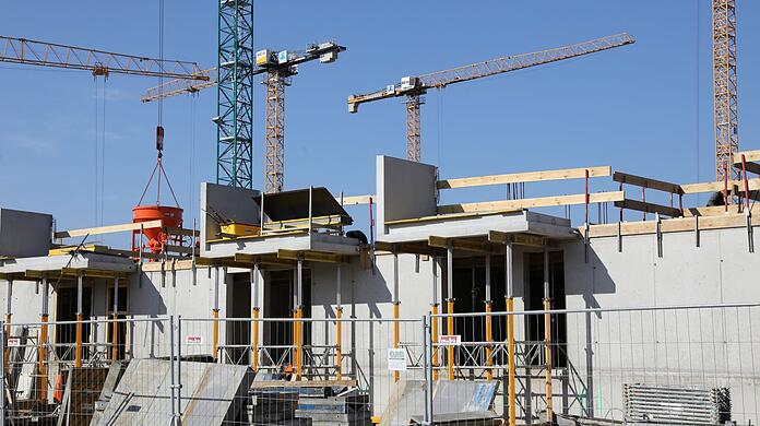 Weil zu wenig gebaut wird, drängen kaufkräftige Schichten in den Mietmarkt. (Archiv)