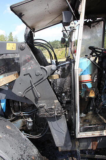 Der Motorblock eines Traktors hatte gebrannt. Die Feuerwehr hatte den Brand schnell im Griff.