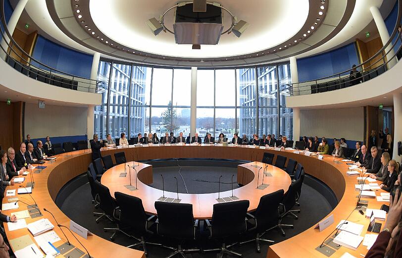 Blick in die konstituierende Sitzung des 2. NSU-Ausschusses im Paul-Löbe-Haus in Berlin begonnen.