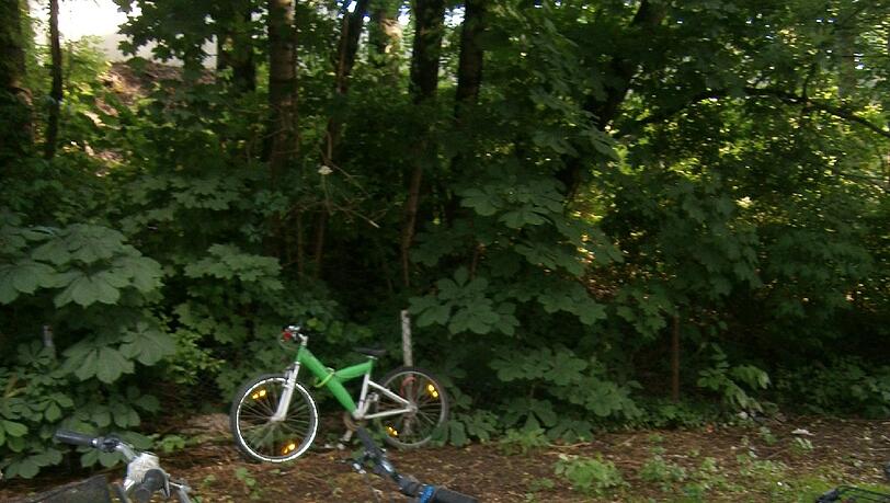 Wo das Rad anketten, wenn der Ständer belegt ist? Wo das Rad anketten, wenn der Ständer belegt ist?