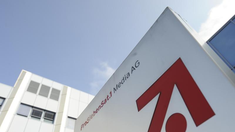 Konzern-Logo der ProSiebenSat.1 Media AG am Eingang zur Konzern-Zentrale. Foto: Andreas Gebert/dpa/Symbolbild Konzern-Logo der ProSiebenSat.1 Media AG am Eingang zur Konzern-Zentrale. Foto: Andreas Gebert/dpa/Symbolbild