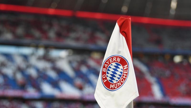 Das Vereinswappen des FC Bayern München ist auf der Eckfahne zu sehen. Foto: Sven Hoppe/dpa/Archivbild Das Vereinswappen des FC Bayern München ist auf der Eckfahne zu sehen. Foto: Sven Hoppe/dpa/Archivbild