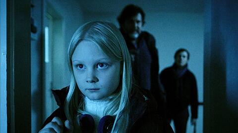 Im "Tatort: Das j&uuml;ngste Gei&szlig;lein" brauchen die Kommissare Berg (Hans-Jochen Wagner) und Tobler (Eva L&ouml;bau) wegen der verst&ouml;rten Eliza (Hanna Heckt) starke Nerven - und die Zuschauer auch.