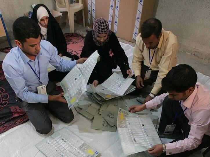 Stimmenauszählung nach der Wahl im Irak