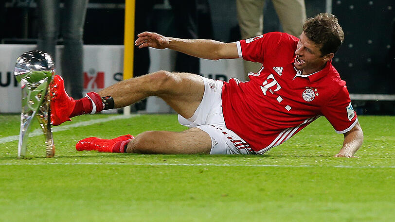 Thomas Müller will den Dortmundern auch in diesem Jahr den Supercup weggrätschen.