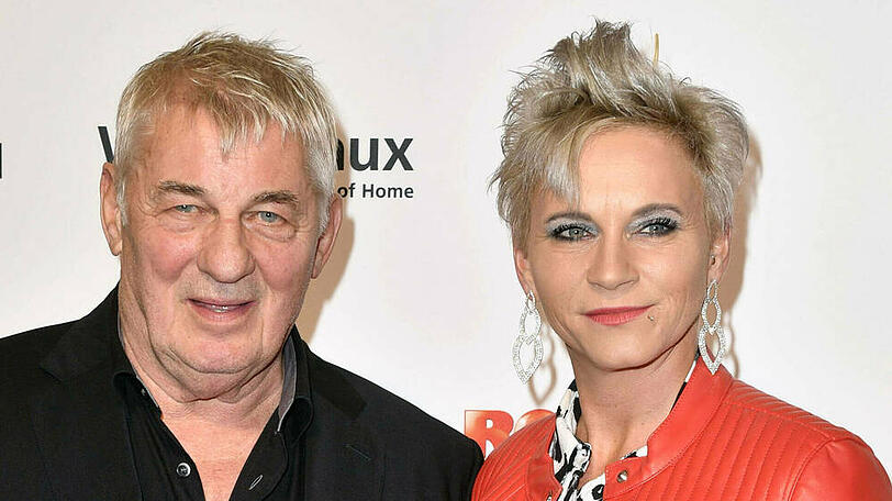 Heinz Hoenig mit Ehefrau Annika bei einem Auftritt in Hamburg