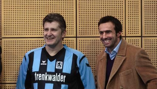 Micky Stevic (r.) ist noch nah dran an den Löwen, hier kürzlich bei einem Benefizturnier, bei dem Ex-Löwe Davor Suker (l.) für die Blauen gespielt hat. Micky Stevic (r.) ist noch nah dran an den Löwen, hier kürzlich bei einem Benefizturnier, bei dem Ex-Löwe Davor Suker (l.) für die Blauen gespielt hat.
