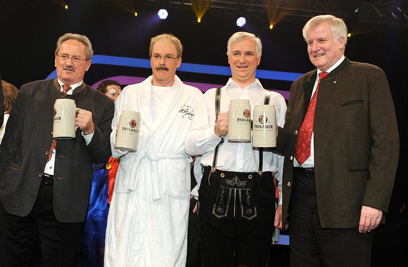 Weil's so schön ist: Hier nochmal die Udes und die Seehofers in Reih' und Glied