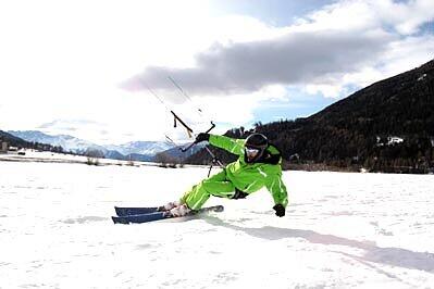 Snowkiten: Skifahrer auf dem Eis, Foto: Snowkiteschule Garmisch