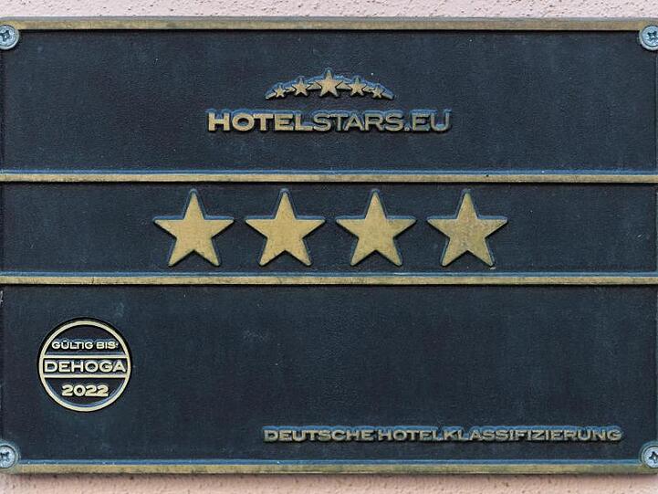 Google darf Unterkünfte nicht mehr als Sterne-Hotels bezeichnen, solange diese nicht offiziell vom Hotel- und Gaststättenverband Dehoga als solche ausgezeichnet wurden.