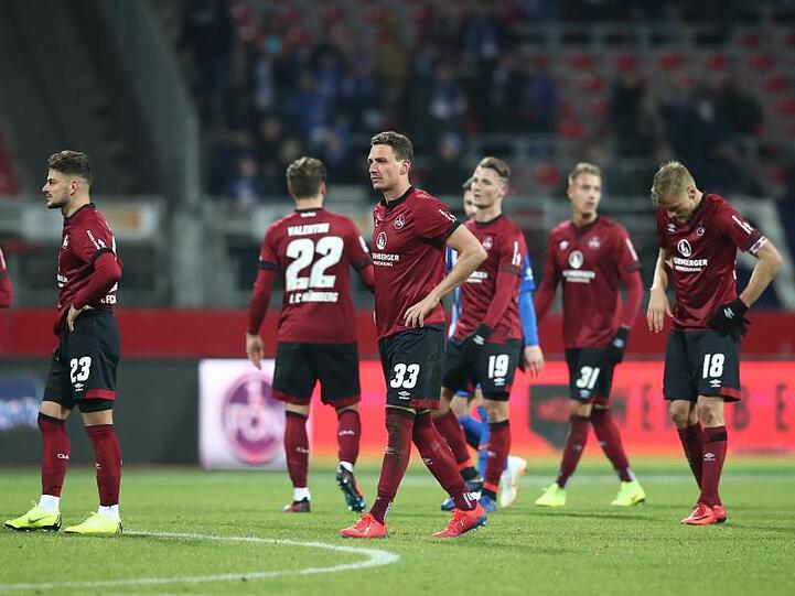 Bedient: Die Nürnberger Spieler sind nach der Heimpleite gegen Hertha BSC.