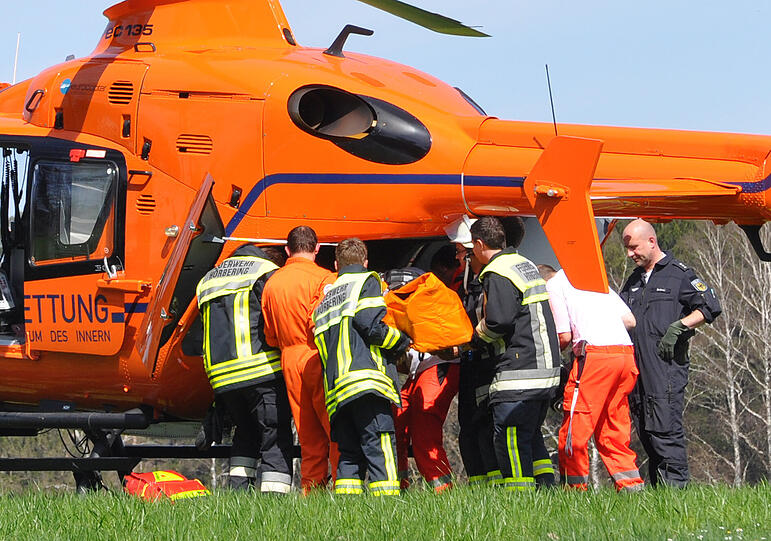 Unfall im Landkreis Mühldorf: Der Motorradfahrer erlitt schwerste Verletzungen.