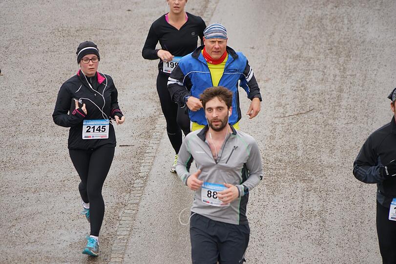 Noch einmal einen Winterlauf mit rund 1000 Teilnehmern gab es am Samstag im Olympiapark. Hier die besten Bilder.