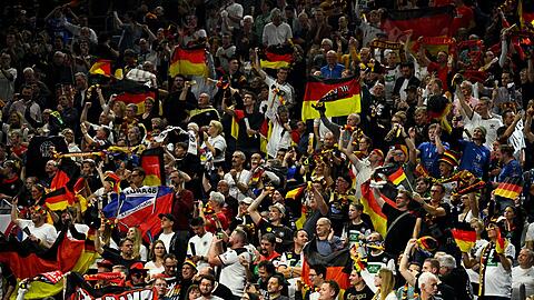 Die deutschen Handball-Fans sind hei&szlig; auf die Heim-WM 2027. (Archivbild)
