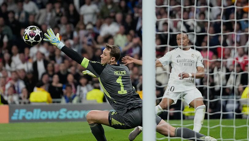 Manuel Neuer verlor nur ein Duell gegen Kylian Mbappé. Manuel Neuer verlor nur ein Duell gegen Kylian Mbappé.