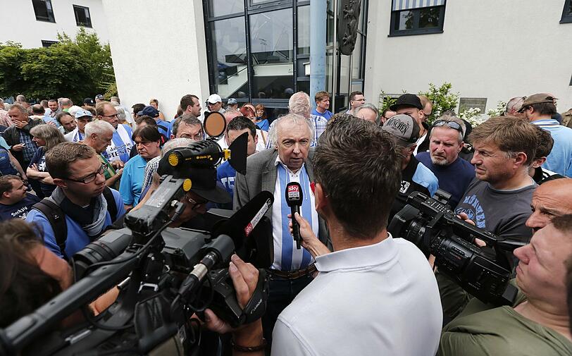 Die Bilder vom Protestmarsch gegen Gerhard Poschner.