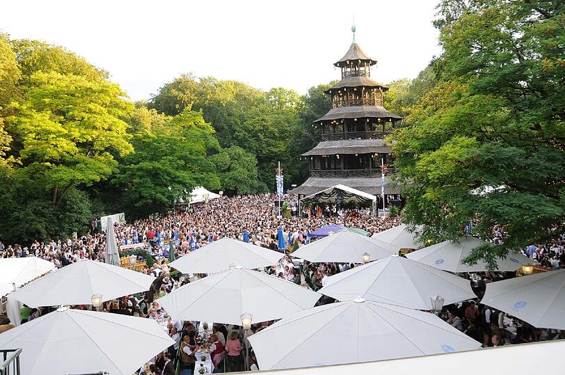 Am Sonntag ab 6 Uhr findet am Chinesischen Turm der Kocherlball statt.