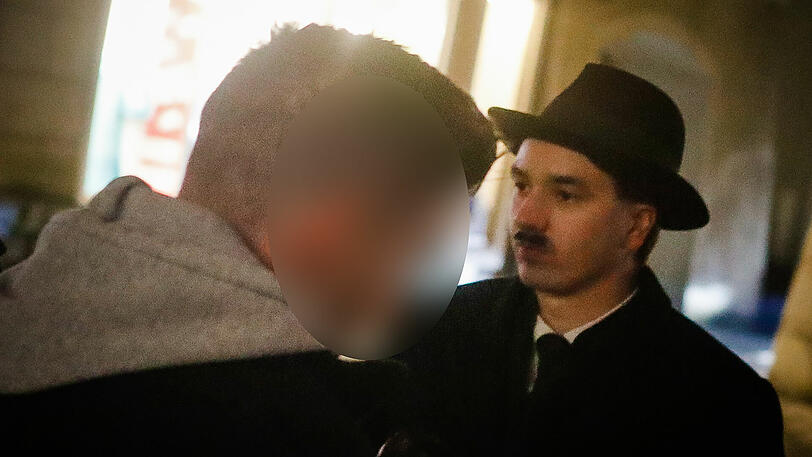 Verhaftung von "Harald Hitler" in Braunau. Die Bilder.