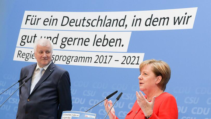 Seehofer und Merkel wollen den Wahlkampf gemeinsam bestreiten. Seehofer und Merkel wollen den Wahlkampf gemeinsam bestreiten.