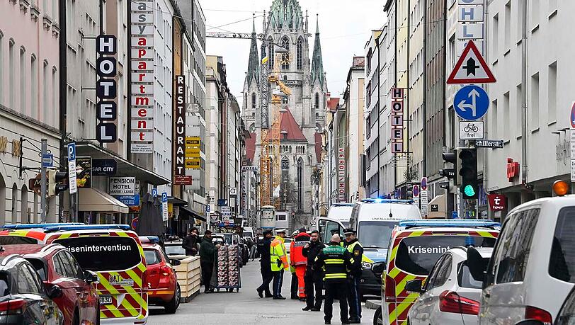 Die Polizei hat einen Zeugenaufruf zu dem tödlichen Unfall in der Schillerstraße gestartet. Die Polizei hat einen Zeugenaufruf zu dem tödlichen Unfall in der Schillerstraße gestartet.