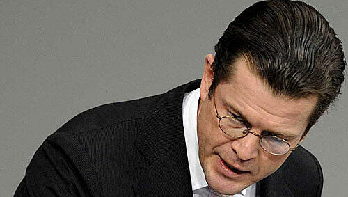 Bundesverteidigungsminister Karl-Theodor zu Guttenberg Bundesverteidigungsminister Karl-Theodor zu Guttenberg