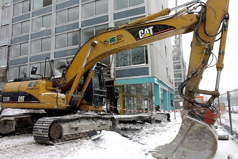 Das "Holiday Inn" wird abgerissen. Die Bilder von der Baustelle