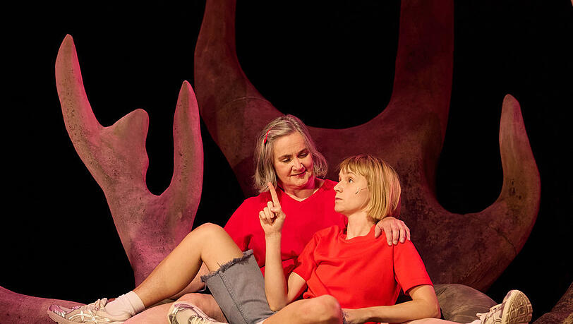 Annette Paulmann und Maren Solty in "Mein kleines Prachttier". Annette Paulmann und Maren Solty in "Mein kleines Prachttier".