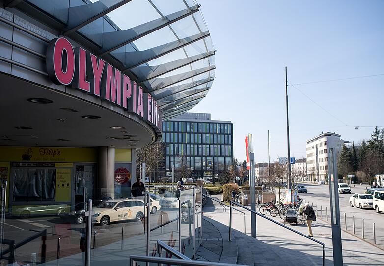 OEZ Olympia Einkaufszentrum Symbol Außen