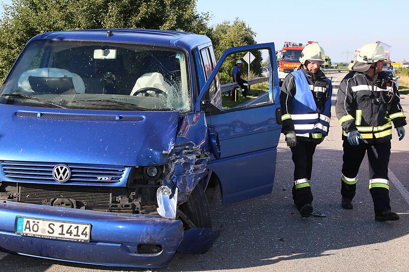 Am Mittwoch kam es bei einem Überholvorgang zu einem Unfall. Ein Motoradfahrer wurde schwer verletzt.