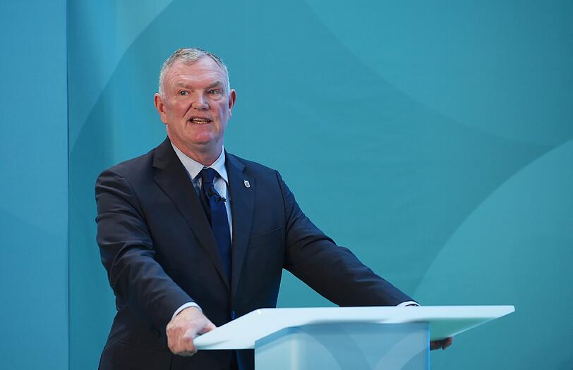 Greg Clarke warnt schwule Fußballer vor einem "Outing".