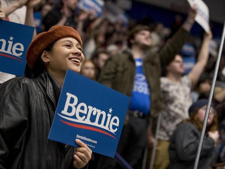 Unterstützer des demokratischen Bewerbers Bernie Sanders dürfen sich freuen.