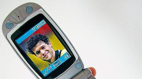 Anruf aus London! Michael Ballack hat sich bereits telefonisch gemeldet bei Jogi Löw. Dem Bundestrainer ist das aber nicht genug.