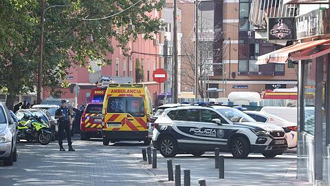 Bei der Explosion in einem dreistöckigen Gebäude in Madrid wurden ein Lokal und eine Bar im Erdgeschoss zerstört sowie darüberliegende Wohnungen beschädigt.