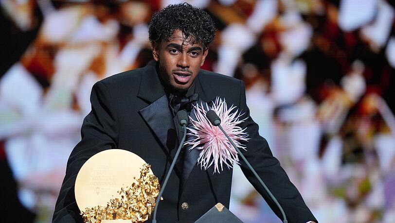 Lamine Yamals Onkel kann nicht verstehen, warum Harry Kane den Ballon d'Or gewonnen hat. Lamine Yamals Onkel kann nicht verstehen, warum Harry Kane den Ballon d'Or gewonnen hat.