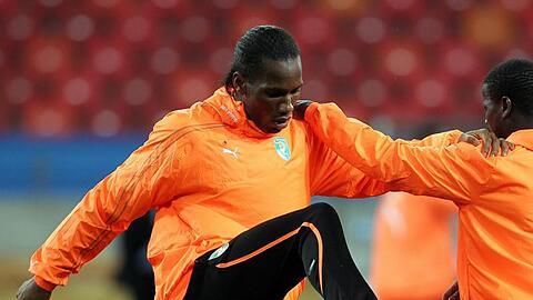 Didier Drogba (l) beim Training der Elfenbeinküste in Port Elizabeth.